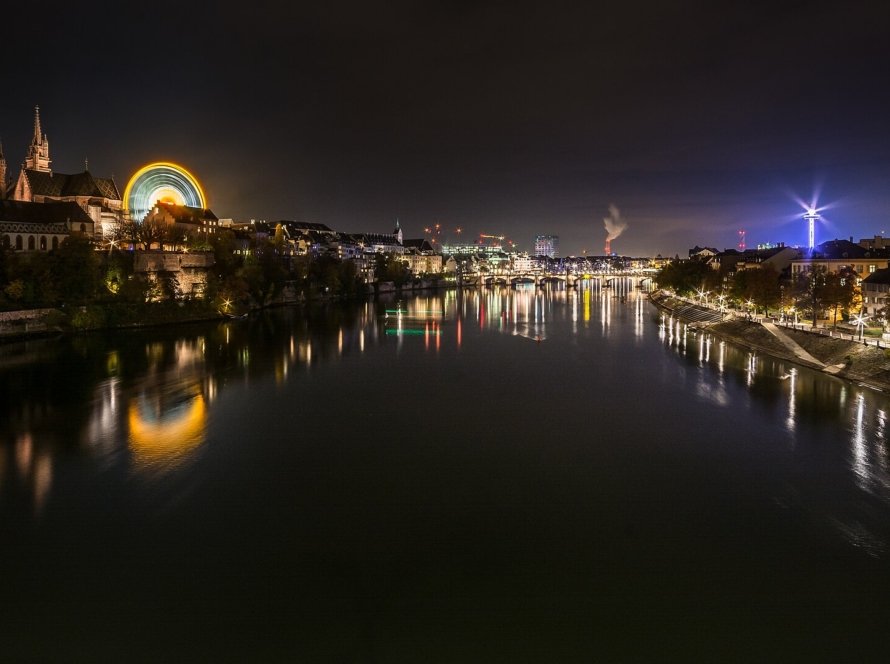 Basler Herbstmesse 2026 – Riesenrad und Basler Münster bei Nacht