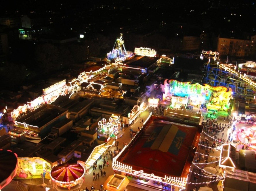 Öcher Sommerbend 2026 auf dem Bendplatz in Aachen bei Nacht