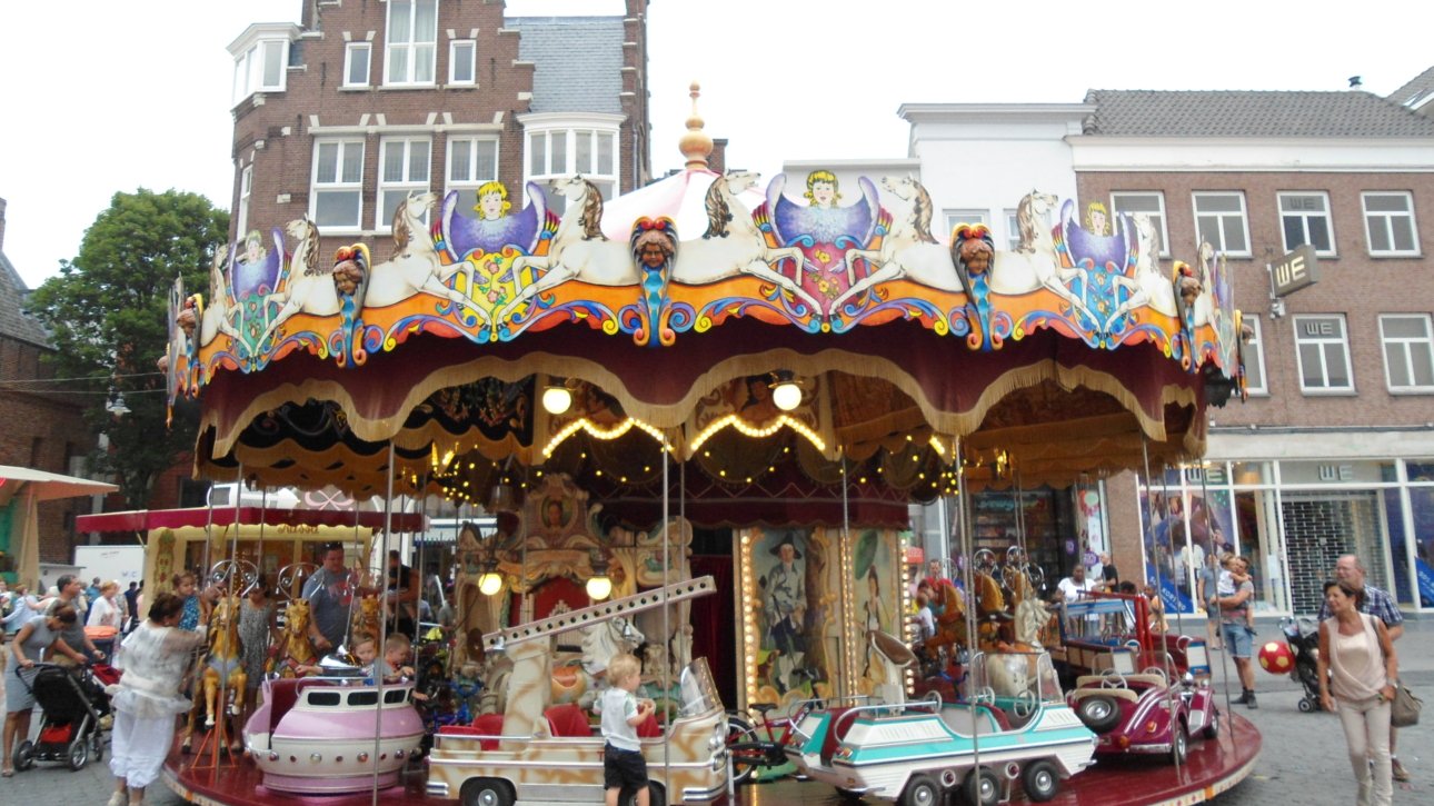 Kermis Den Bosch 2026 – Kinderkarussell auf der Bossche Kirmes