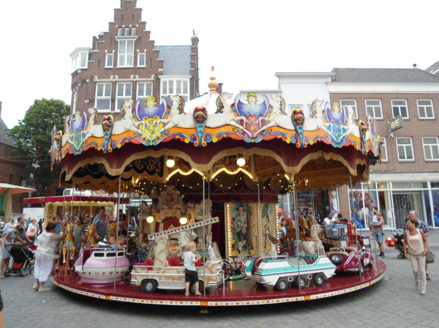 Kermis Den Bosch 2026 – Kinderkarussell auf der Bossche Kirmes