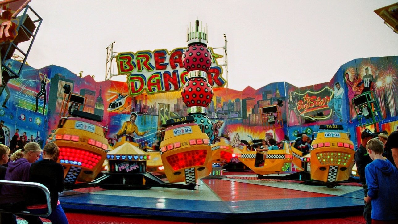 Ibbenbürener Großkirmes 2026 – Fahrgeschäft in der Innenstadt
