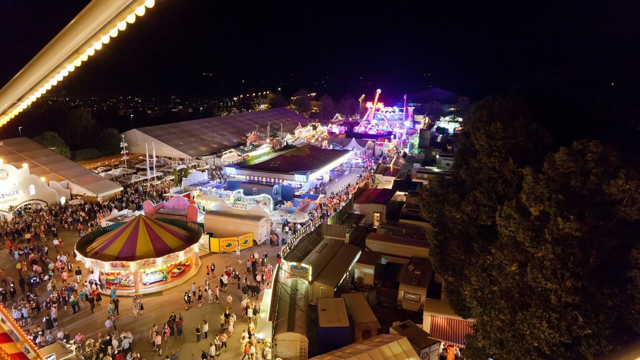 Erdinger Herbstfest 2026 mit Festzelt und Fahrgeschäften