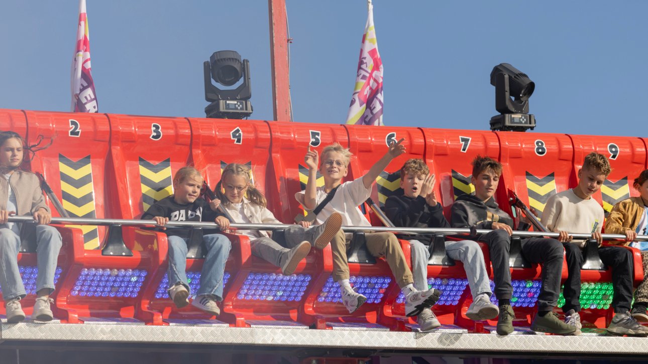 Kermis Weert 2026 – Fahrgeschäfte und Kirmeslichter in der Innenstadt