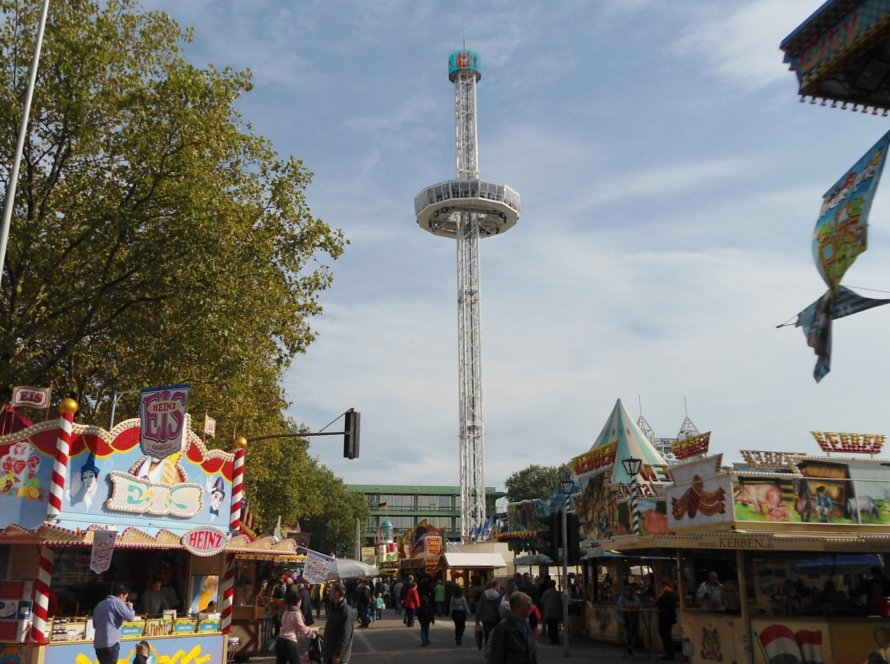 Bocholter Kirmes 2026 mit Fahrgeschäften in der Innenstadt