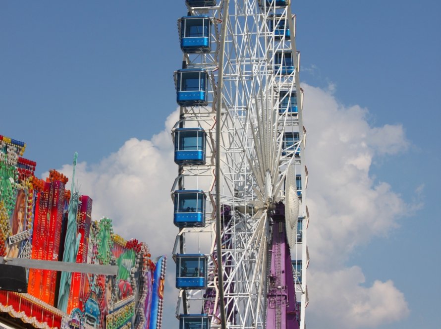 Nürnberger Herbstvolksfest 2026 mit Riesenrad auf dem Volksfestplatz