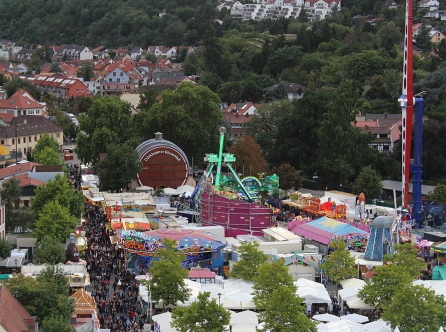 Dürkheimer Wurstmarkt 2027 mit Riesenfass und Volksfestplatz