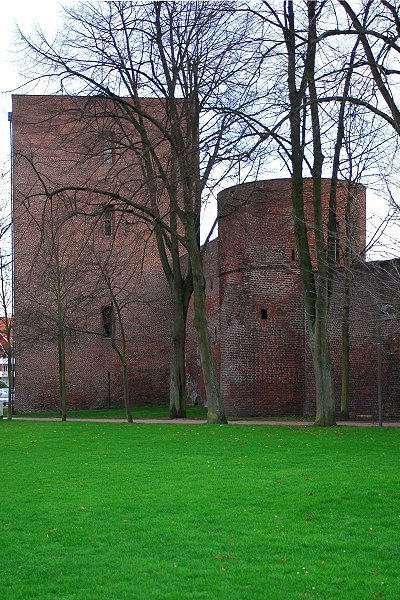 Burgkirmes Erkelenz 2026 – Geldrische Landesburg am Festgelände