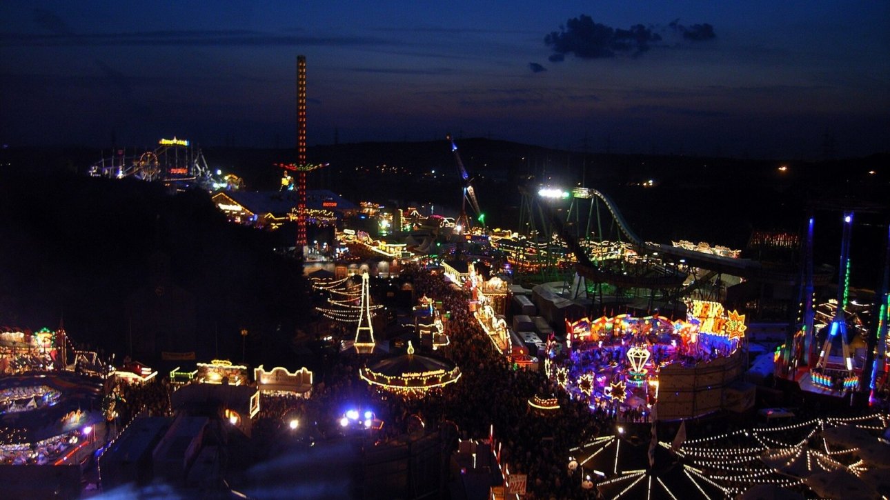 Cranger Kirmes 2027 – Blick vom Riesenrad über den Kirmesplatz