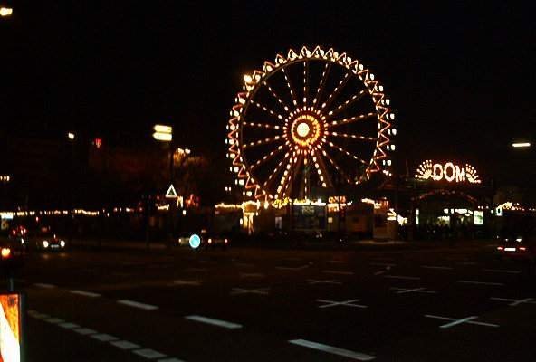 Hamburger Winterdom 2027 – beleuchtetes Riesenrad auf dem Heiligengeistfeld