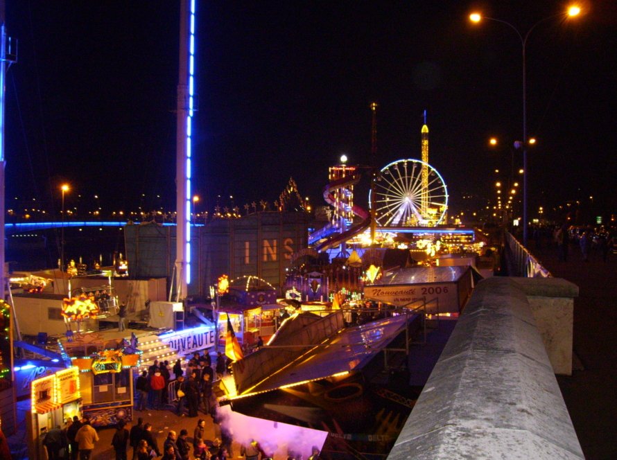 Foire Saint-Romain 2026 bei Nacht in Rouen