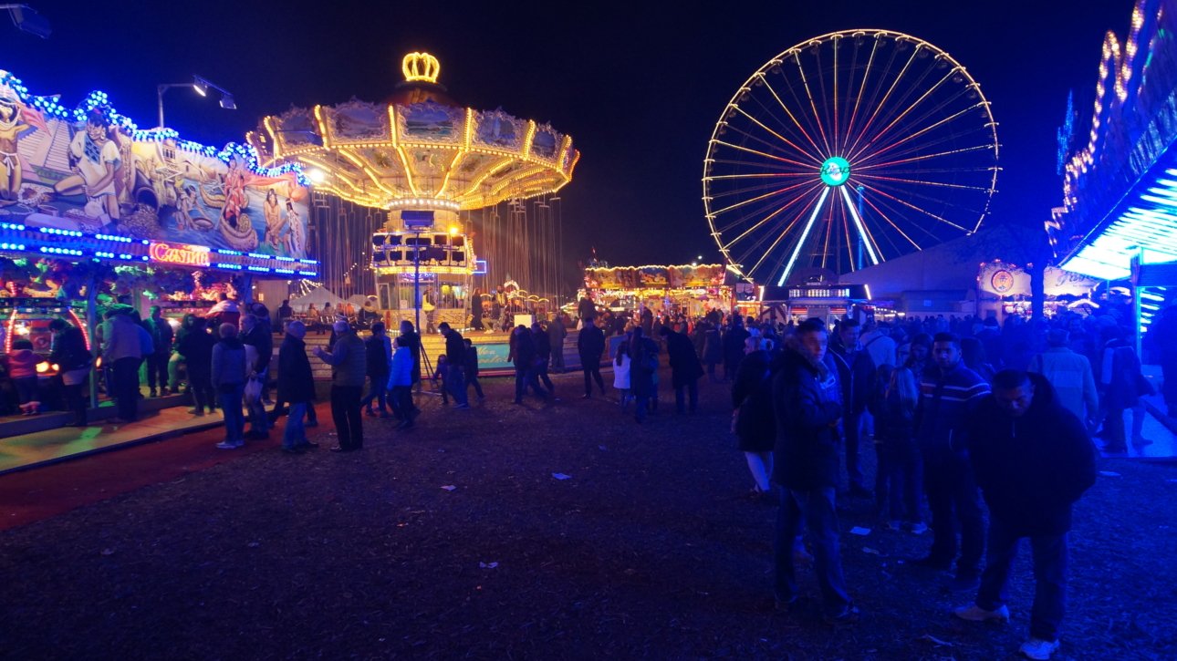 Hochheimer Markt 2026 auf dem Weihergelände mit Fahrgeschäften und Marktständen