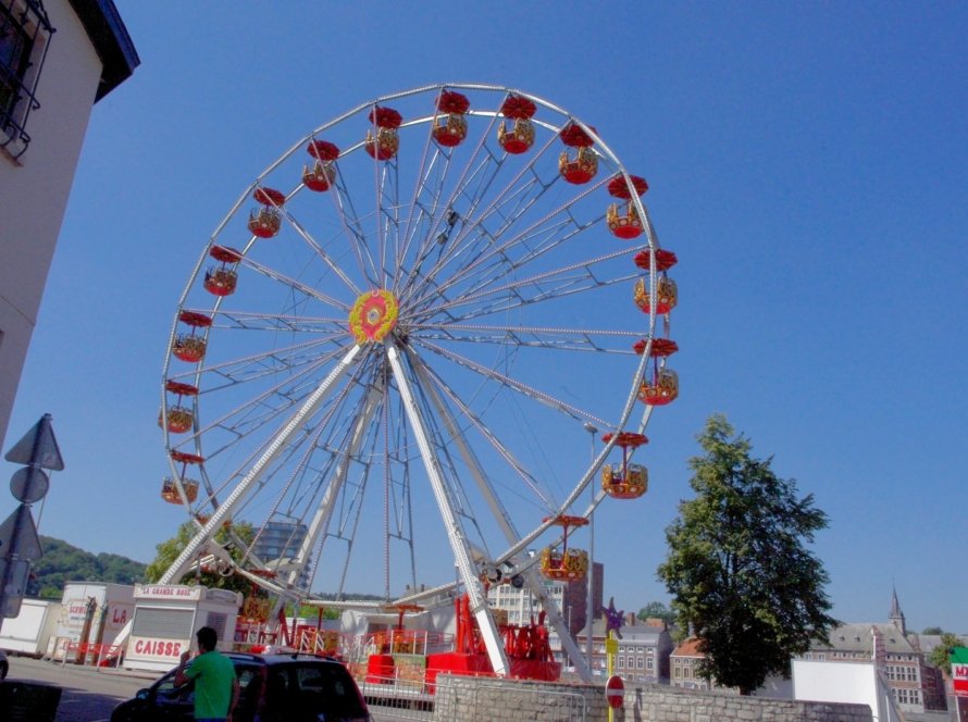 Foire du 15 août Huy 2026 – Riesenrad an den Maasufern