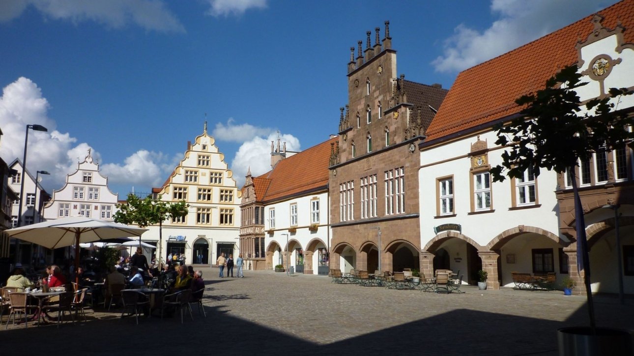 Kläschen Lemgo 2026 am Marktplatz und Rathaus in der historischen Innenstadt