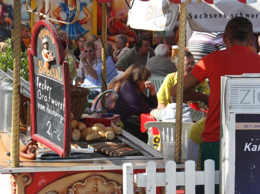 Kleine Wiese Eisleben 2026 mit Kirmesbetrieb auf dem Festgelände