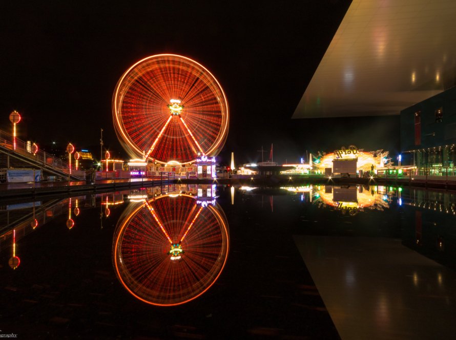 Lozärner Määs 2026 – beleuchtete Fahrgeschäfte der Luzerner Herbstmesse