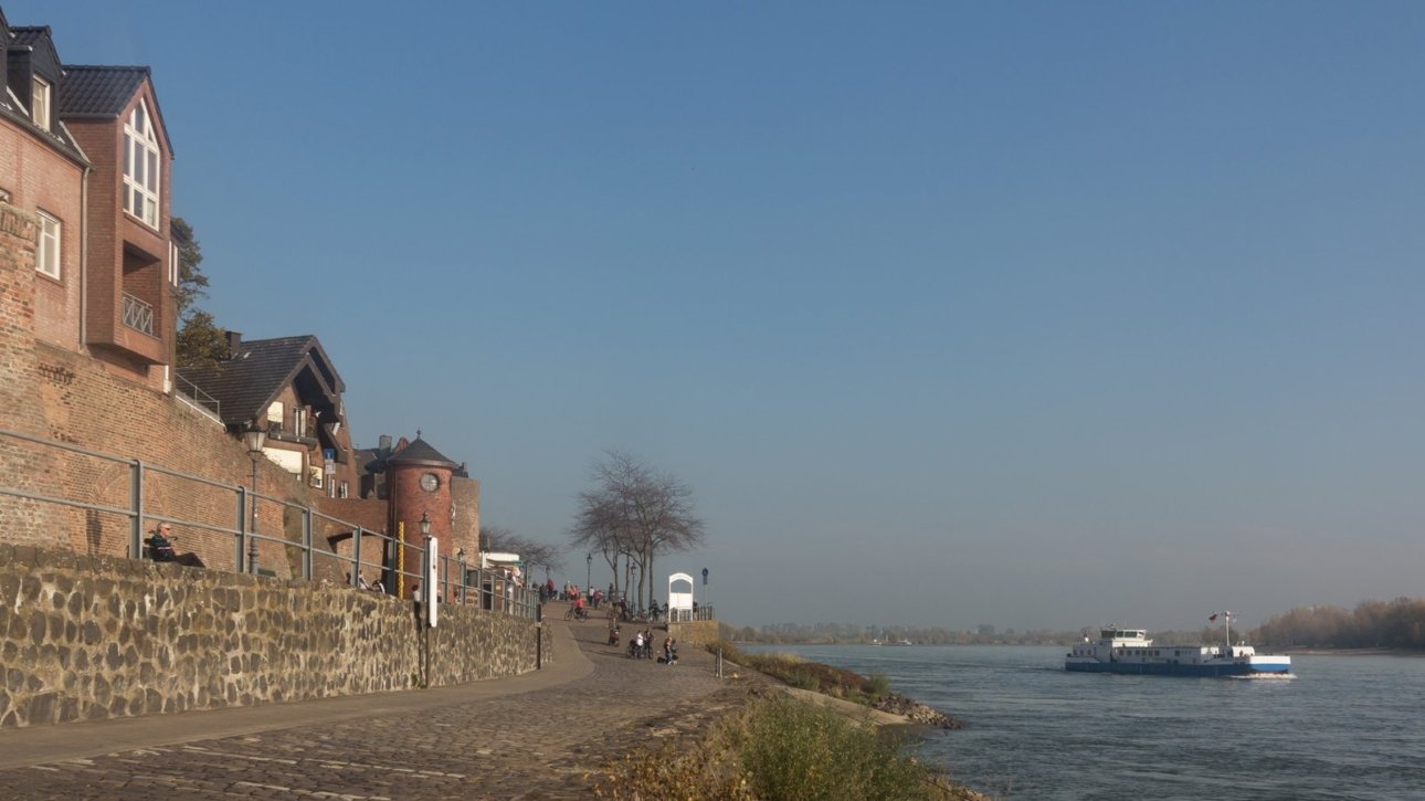 Reeser Kirmes 2026 – Rheinpromenade nahe der historischen Innenstadt