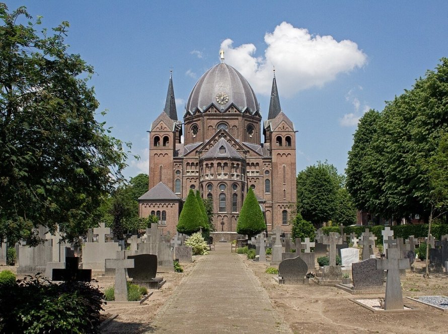 Standort der Kermis Lierop 2026 an der Heilige-Naam-Jezus-Kirche