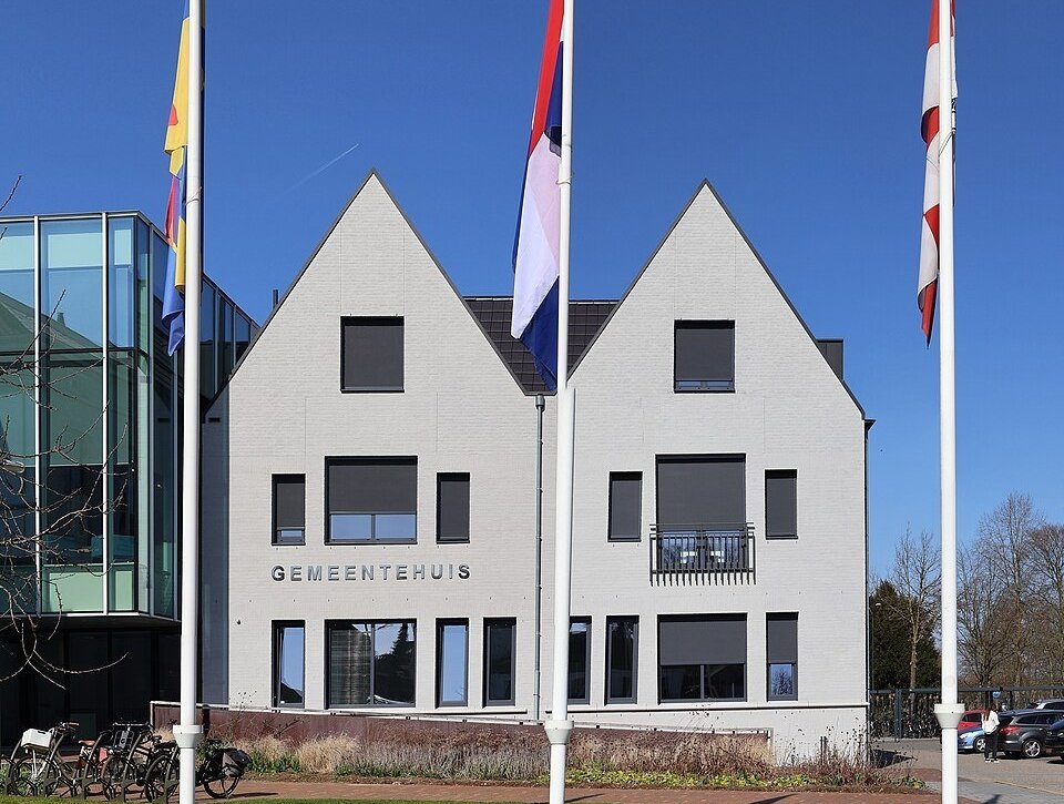 Kermis Geldrop 2026 – Standortmotiv am Rathaus an De Meent