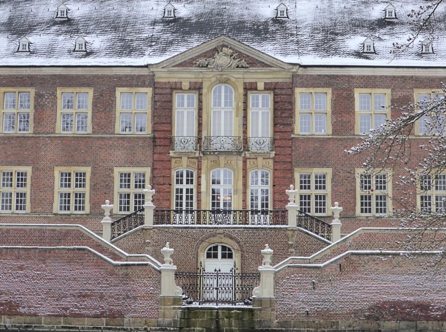 Ahauser Kirmes 2026 – Schloss Ahaus als Standortmotiv, keine Aufnahme der Veranstaltung