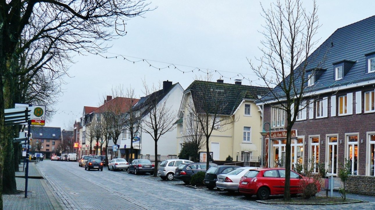 Mettwurstmarkt Ennigerloh 2026 – Alleestraße im Veranstaltungsbereich