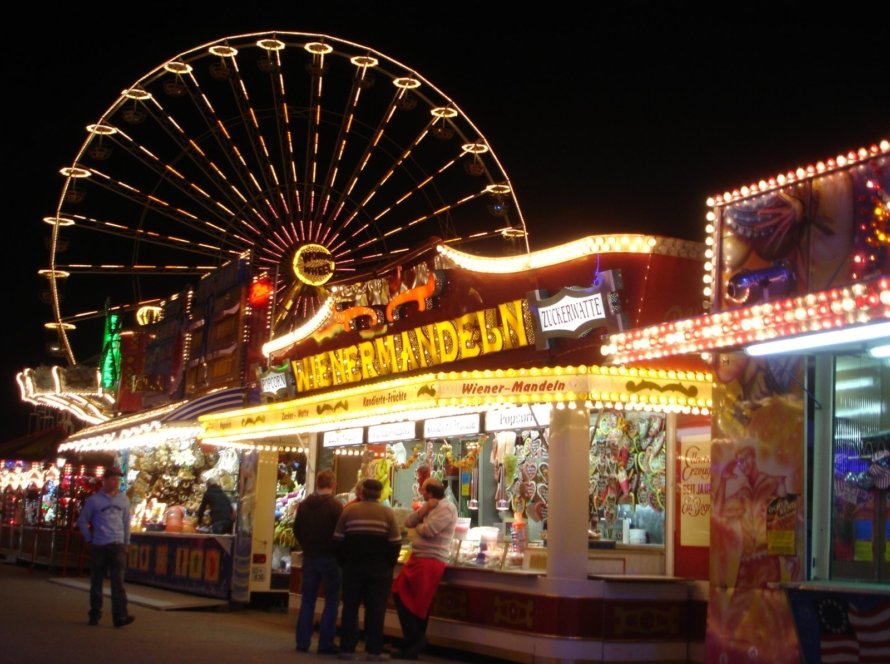 Öcher Sommerbend 2027 mit Riesenrad und Mandelstand auf dem Bendplatz
