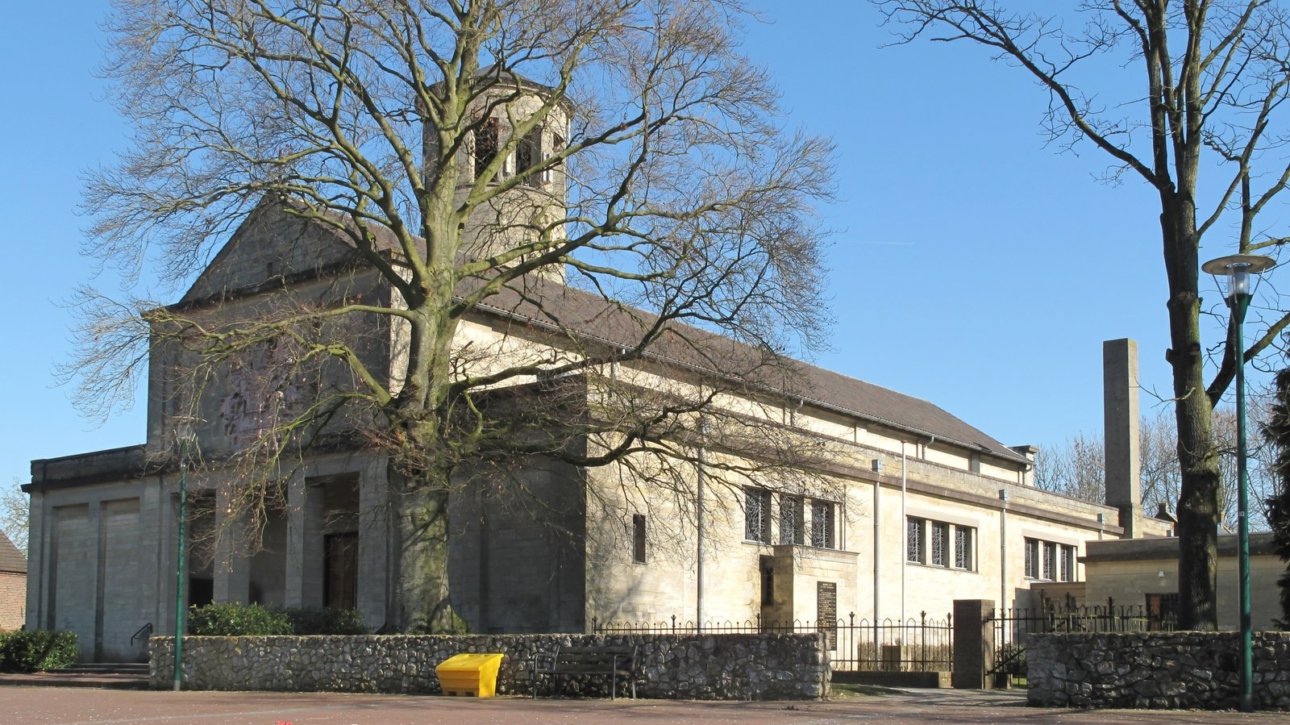 Kermis Oeffelt 2026 – Ortsmotiv mit Kirche in Oeffelt