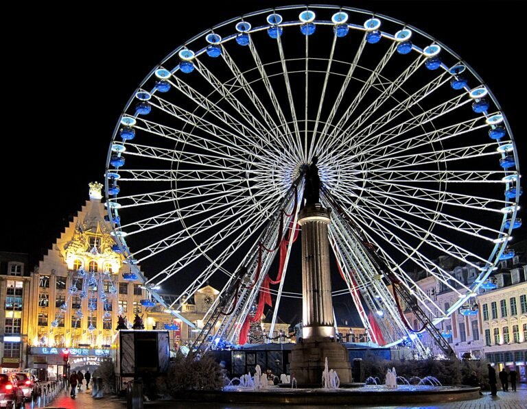 Grande Roue de Lille – Riesenrad auf der Grand-Place beim Weihnachtsmarkt Lille, Archivaufnahme